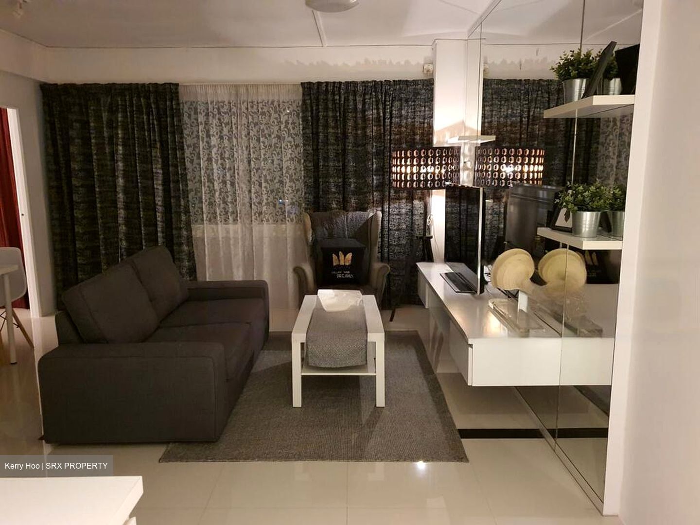 Lucky Plaza (D9), Apartment #585567061